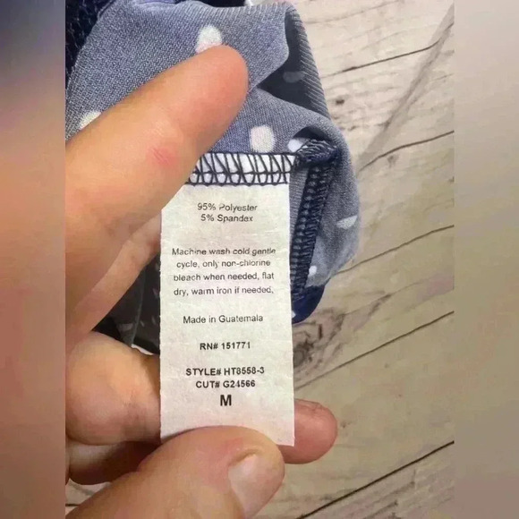 Kaleigh NWT open shoulder blouse - Picture 5 of 6